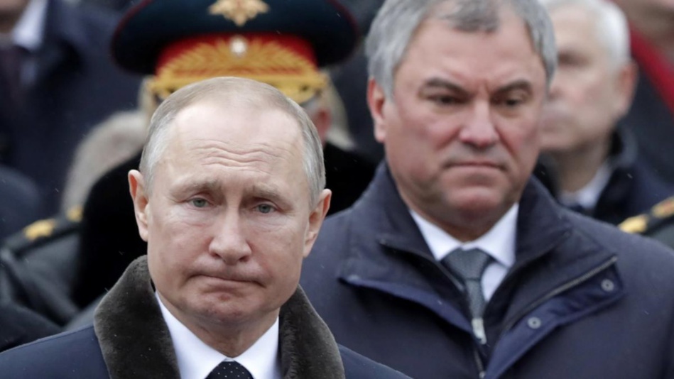 زيلينسكي يدعو الاتحاد الأوروبي لاستخدام سلاح "سويفت" ضد روسيا زيلينسكي يدعو الاتحاد الأوروبي لاستخدام سلاح "سويفت" ضد روسيا