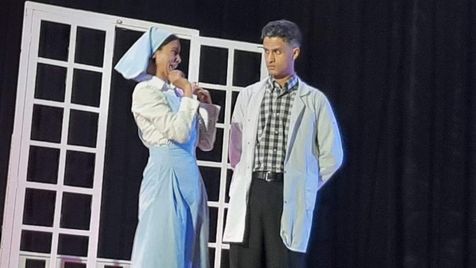 العرض الاول لمسرحية " العيادة الأخيرة " بمسرح دار الثقافة بالقصر الكبير  العرض الاول لمسرحية " العيادة الأخيرة " بمسرح دار الثقافة بالقصر الكبير