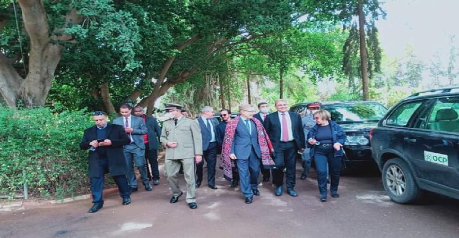 والي جهة بني ملال خنيفرة يعطي انطلاق المرحلة الثانية من اللحاق الوطني الـ 17 للسيارات الخاص بالسلك الدبلوماسي والي جهة بني ملال خنيفرة يعطي انطلاق المرحلة الثانية من اللحاق الوطني الـ 17 للسيارات الخاص بالسلك الدبلوماسي