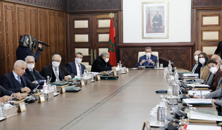 الحكومة المغربية تعلن عن العودة للعمل بتوقيت غرينتش الحكومة المغربية تعلن عن العودة للعمل بتوقيت غرينتش