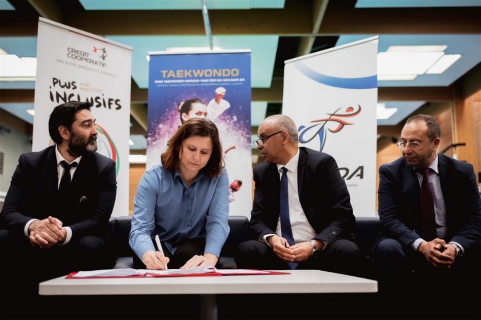 الهلالي يحضر مراسم توقيع عقدة أهداف بين الاتحاد الفرنسي للتايكوندو ووزارة الرياضة الفرنسية