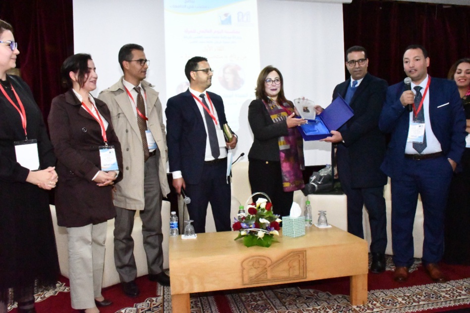 أسماء غلالو تحل ضيفة على جمعية خريجي جامعة محمد الخامس بالرباط أسماء غلالو تحل ضيفة على جمعية خريجي جامعة محمد الخامس بالرباط