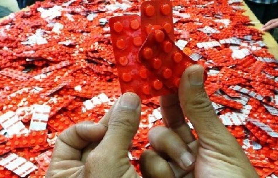 توقيف شبكة إجرامية تنشط في تجارة الأقراص المخدرة توقيف شبكة إجرامية تنشط في تجارة الأقراص المخدرة