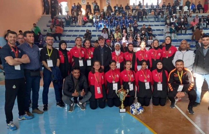 إقليم العرائش يتوج بطلا لكرة اليد إقليم العرائش يتوج بطلا لكرة اليد