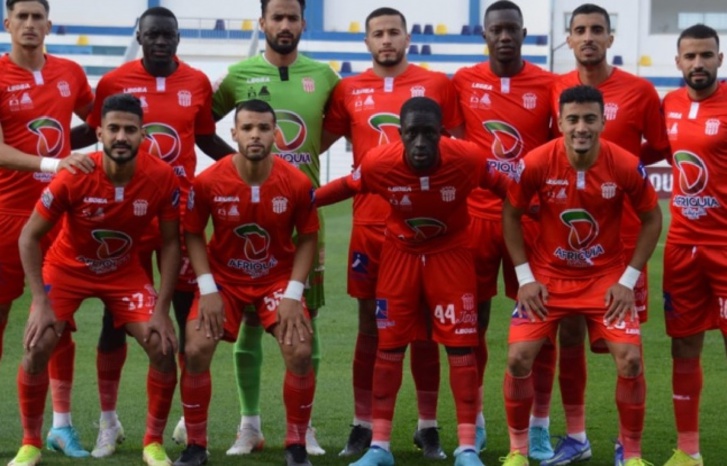 لاعبو حسنية أكادير يرفضون خوض التداريب لاعبو حسنية أكادير يرفضون خوض التداريب