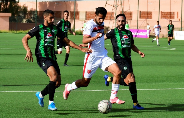 من مباراة شباب بن جرير والسطاد المغربي/ ت: ادريس واعزيز من مباراة شباب بن جرير والسطاد المغربي/ ت: ادريس واعزيز