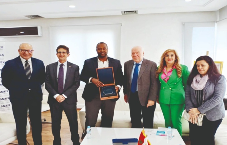 رئيس الجمعية المغربية للمصدرين لدى استقباله القنصل العام للولايات المتحدة رئيس الجمعية المغربية للمصدرين لدى استقباله القنصل العام للولايات المتحدة