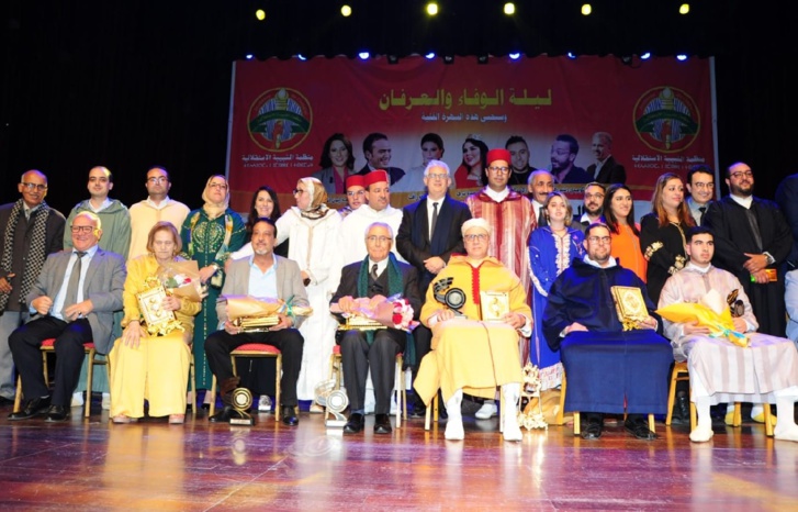 ليلة الرواد تكرم لفيفاً من المبدعين في شتى المجالات ليلة الرواد تكرم لفيفاً من المبدعين في شتى المجالات