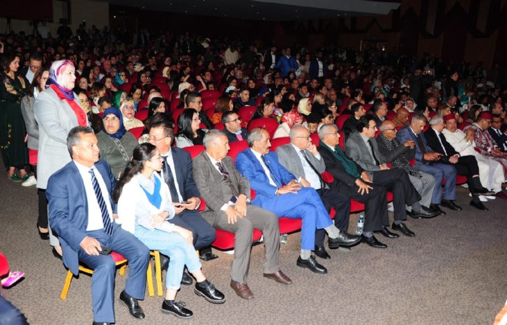 ليلة الرواد تكرم لفيفاً من المبدعين في شتى المجالات ليلة الرواد تكرم لفيفاً من المبدعين في شتى المجالات