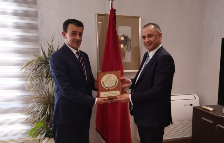 مزور يستقبل الصقر في مقر وزارته مزور يستقبل الصقر في مقر وزارته