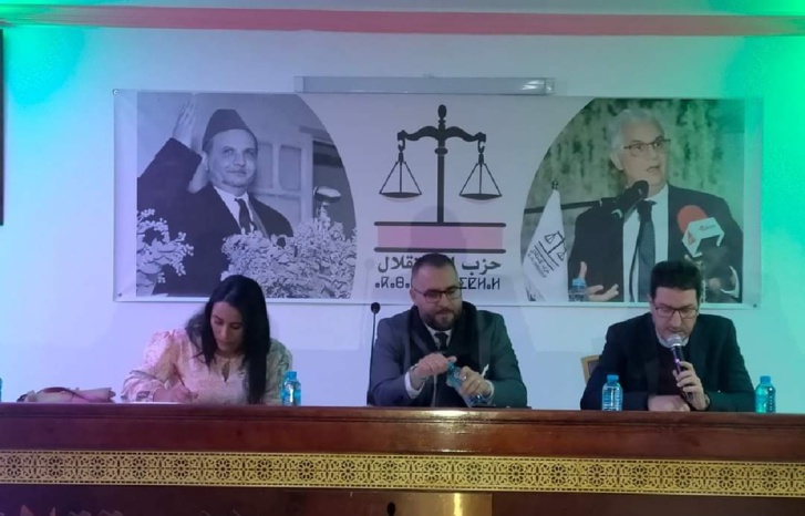 نوفل عامر يؤطر موضوعا تحليليا بالقصر الكبير نوفل عامر يؤطر موضوعا تحليليا بالقصر الكبير