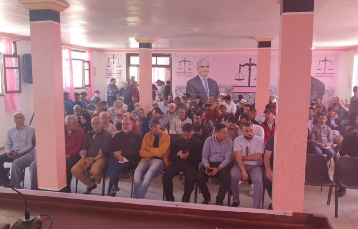 الطبقة الشغيلة تحتفي بفاتح ماي في القصر الكبير