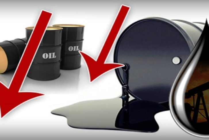 مخاوف عالمية تتسبب في تراجع أسعار النفط مخاوف عالمية تتسبب في تراجع أسعار النفط