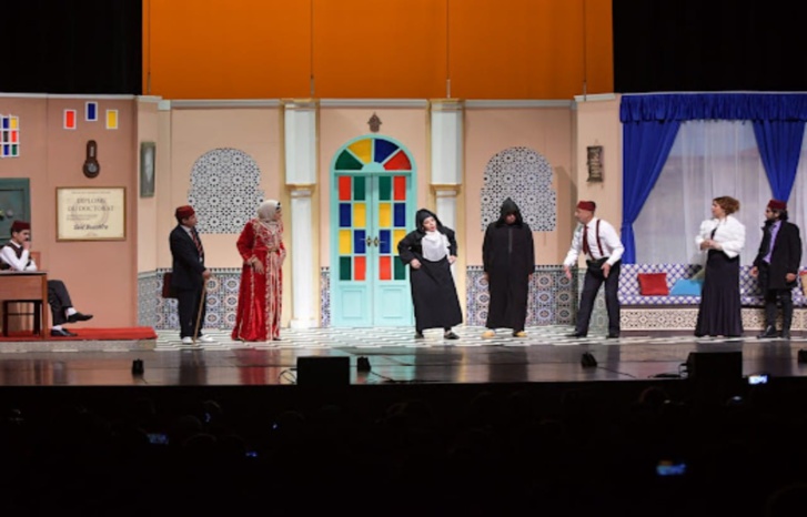 مسرح الحال يواصل جولته بمسرحيته الناجحة "حفيد مبروك" ويحط الرحال من جديد بمدينة الرباط بعد مراكش مسرح الحال يواصل جولته بمسرحيته الناجحة "حفيد مبروك" ويحط الرحال من جديد بمدينة الرباط بعد مراكش