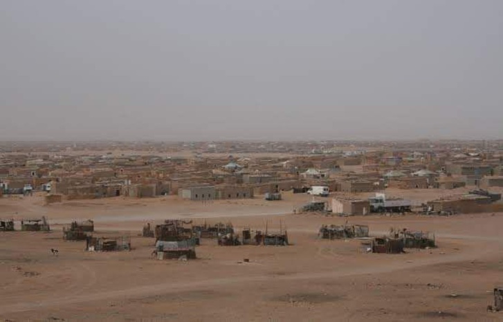 بالصور: عاصفة رملية قوية تعصف بمخيم السمارة بتندوف بالصور: عاصفة رملية قوية تعصف بمخيم السمارة بتندوف