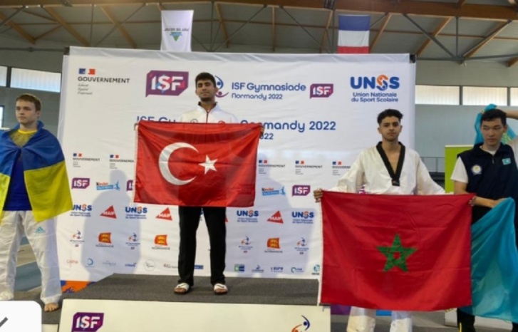 العرائش تحتفي ببطلها العالمي الواعد العرائش تحتفي ببطلها العالمي الواعد