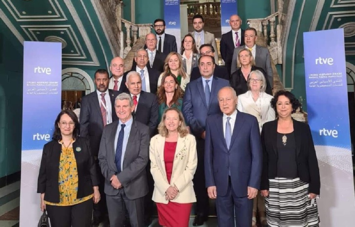 الأمين العام للجامعة العربية مع مشاركين في المنتدى الإسباني العربي لتلفزيون الخدمة العمومية الأمين العام للجامعة العربية مع مشاركين في المنتدى الإسباني العربي لتلفزيون الخدمة العمومية