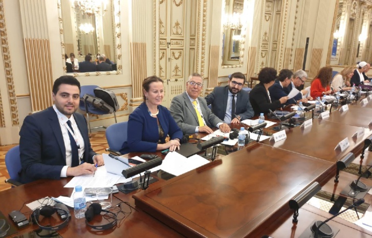 ياسين الإدريسي مدير الأخبار بالشركة الوطنية للإذاعة والتلفزة إلى جانب المشاركين المغاربة ياسين الإدريسي مدير الأخبار بالشركة الوطنية للإذاعة والتلفزة إلى جانب المشاركين المغاربة