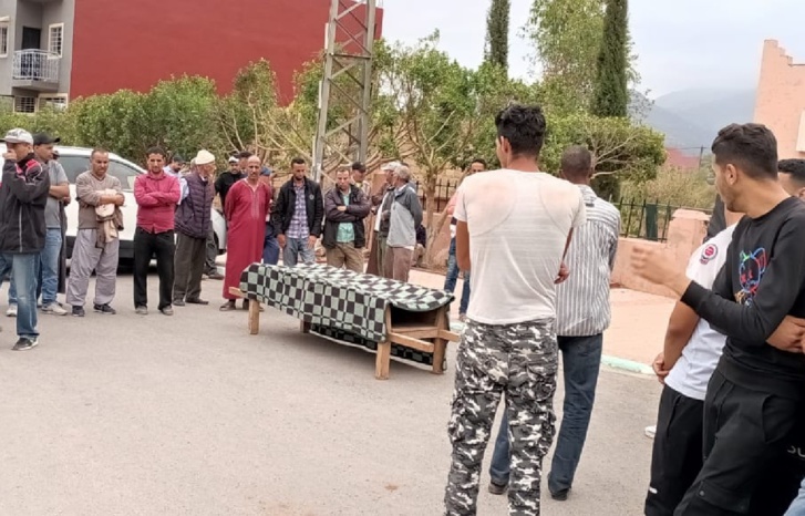 تأخر دفن متقاعد بتيموليلت اقليم أزيلال يغضب الساكنة تأخر دفن متقاعد بتيموليلت اقليم أزيلال يغضب الساكنة