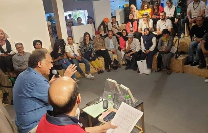 هكذا بلور الداهي تصورا مختلفا للتفكير في السيرة الذاتية هكذا بلور الداهي تصورا مختلفا للتفكير في السيرة الذاتية