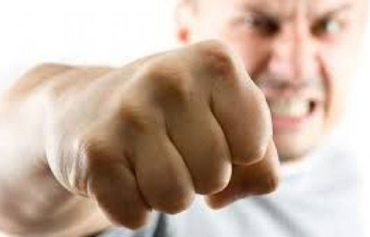 سنة حبسا نافذا لأب لَكَمَ أستاذاً سنة حبسا نافذا لأب لَكَمَ أستاذاً