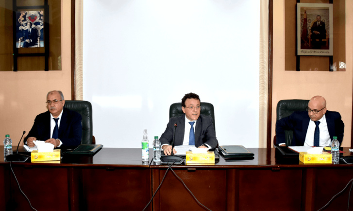 الحكومة المغربية ترفع من قيمة الدعم للسائقين المهنيين الحكومة المغربية ترفع من قيمة الدعم للسائقين المهنيين