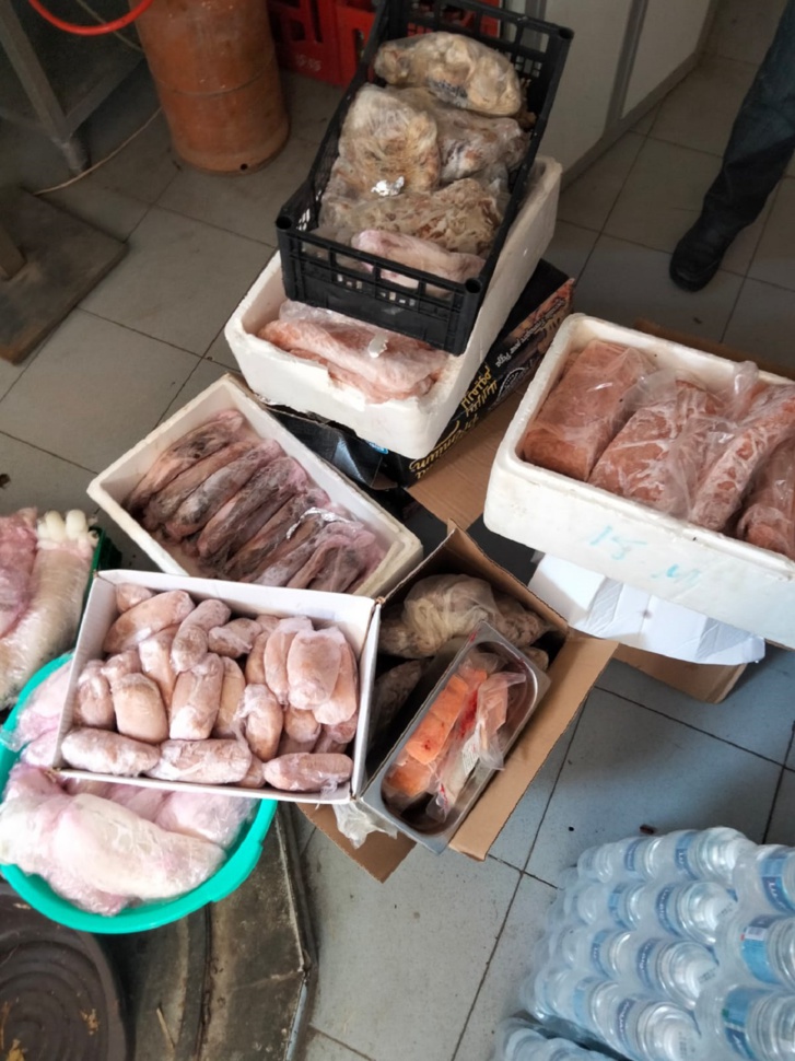 فضيحة المواد الغذائية الفاسدة بأحد المطاعم تهز سيدي قاسم فضيحة المواد الغذائية الفاسدة بأحد المطاعم تهز سيدي قاسم