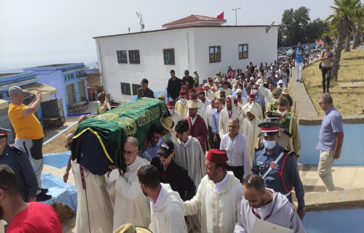 جنازة مهيبة للأستاذ عبد الهادي بركة نقيب الشرفاء العلميين جنازة مهيبة للأستاذ عبد الهادي بركة نقيب الشرفاء العلميين