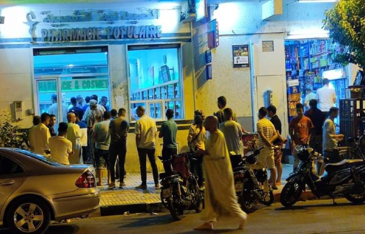 معاناة سكان القصر الكبير مع صيدليات الحراسة معاناة سكان القصر الكبير مع صيدليات الحراسة