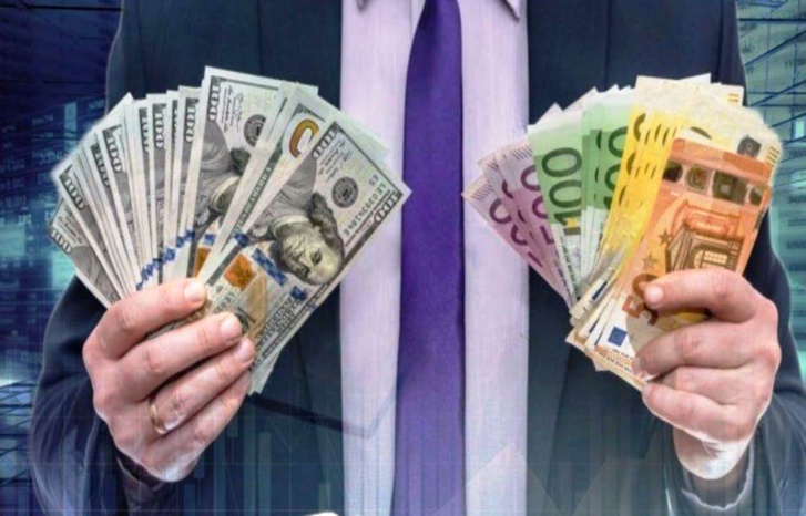 الدولار أقوى من اليورو للمرة الأولى في 20 عاما الدولار أقوى من اليورو للمرة الأولى في 20 عاما