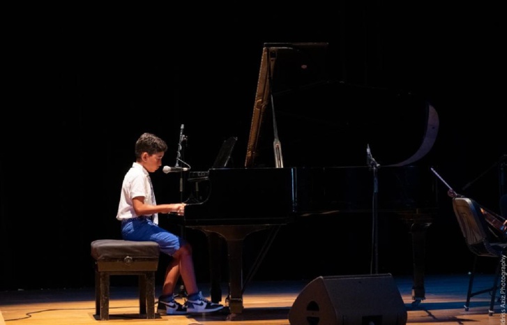 قاعة باحنيني تعيش على إيقاعات البيانو و الكمان قاعة باحنيني تعيش على إيقاعات البيانو و الكمان