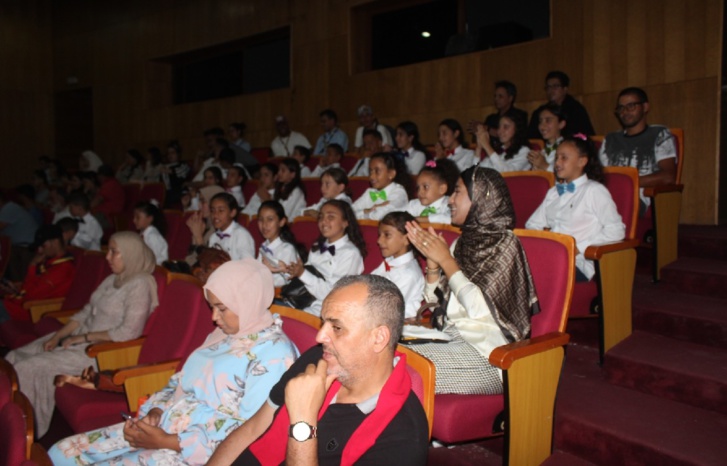 احتفاء بمتفوقي مديرية العرائش احتفاء بمتفوقي مديرية العرائش