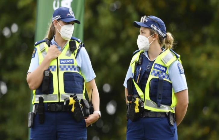 تهديدات بقنابل تستنفر 12 مدرسة في نيوزيلندا تهديدات بقنابل تستنفر 12 مدرسة في نيوزيلندا