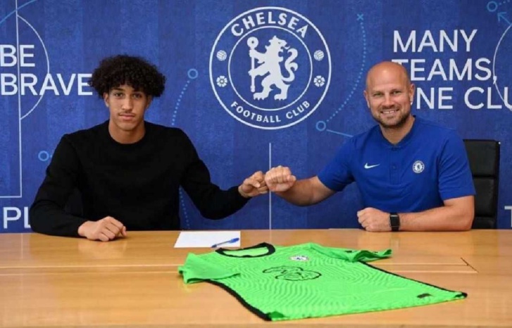 تشيلسي يحافظ على جوهرته المغربية حتى 2025 تشيلسي يحافظ على جوهرته المغربية حتى 2025