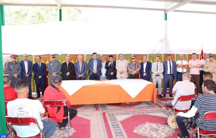 العرائش: توزيع إعانات مالية على المتضررين من الحرائق