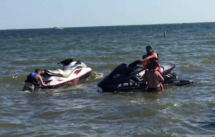 خفر السواحل الإسباني يحبط عملية هجرة سرية خفر السواحل الإسباني يحبط عملية هجرة سرية