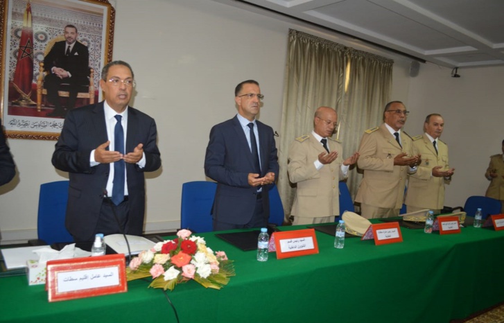 سطات.. عامل الاقليم يترأس حفل تنصيب رجال السلطة الجدد الملتحقين بعاصمة الشاوية سطات.. عامل الاقليم يترأس حفل تنصيب رجال السلطة الجدد الملتحقين بعاصمة الشاوية