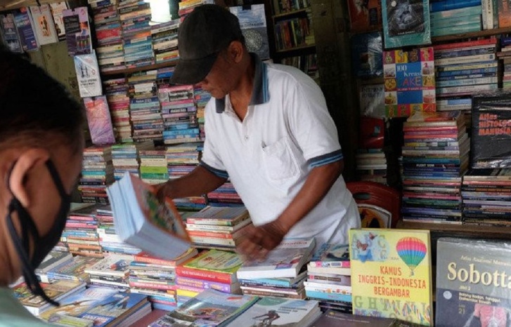 دخول مدرسي يلهب جيوب المغاربة! دخول مدرسي يلهب جيوب المغاربة!