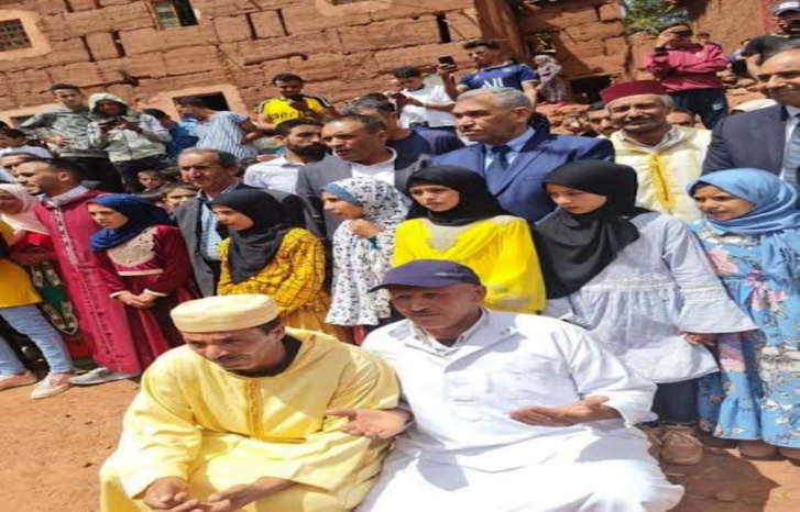 عامل إقليم أزيلال يقدم واجب العزاء لأسرة الضحيتين اللتين جرفتهما فيضانات ترسال