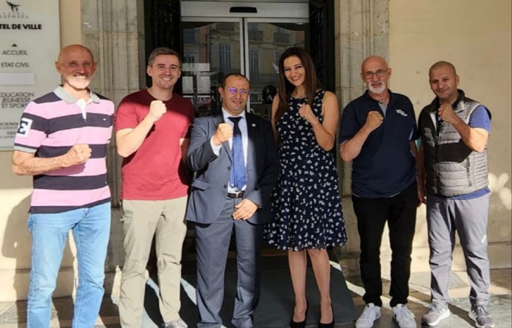 استقبال الهلالي من قبل نائبة عمدة مدينة سانت رافاييل الفرنسية استقبال الهلالي من قبل نائبة عمدة مدينة سانت رافاييل الفرنسية