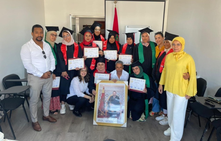 تتويج الدفعة الأولى في المغرب لأمهات الأطفال التوحديين 