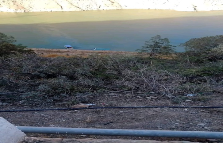 فريق إنقاذ يتمكن من انتشال جثة سائق شاحنة ومرافقه سقطا ببحيرة بين الويدان فريق إنقاذ يتمكن من انتشال جثة سائق شاحنة ومرافقه سقطا ببحيرة بين الويدان