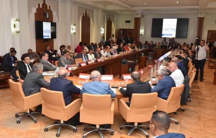 تشجيع الجالية على الاستثمار يتطلب تدابير جريئة