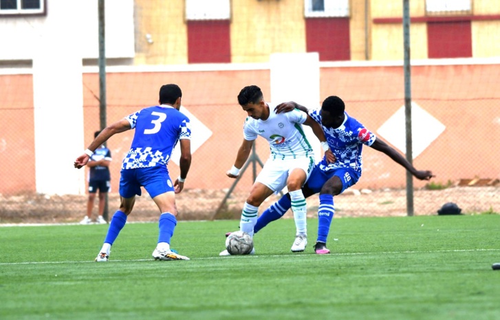 من مباراة سريع وادي زم وأولمبيك الدشيرة/تصوير: ماجيد مختار من مباراة سريع وادي زم وأولمبيك الدشيرة/تصوير: ماجيد مختار