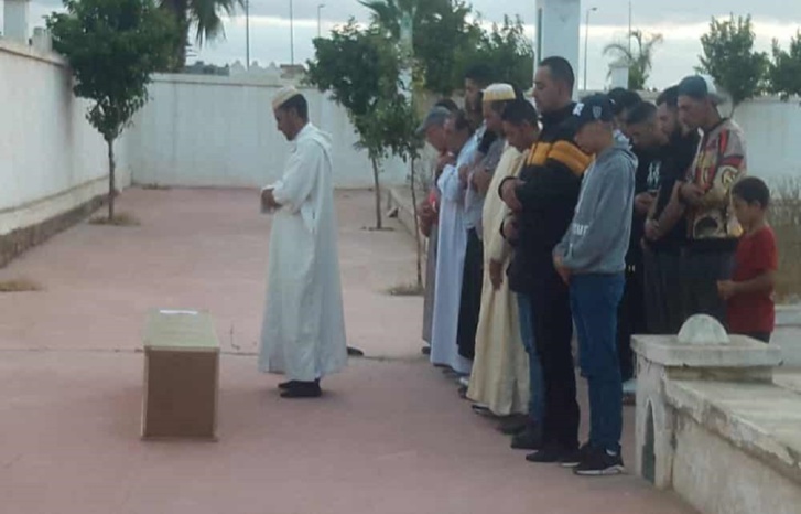 القصر الكبير تودع ضحايا الثلاثاء الأسود القصر الكبير تودع ضحايا الثلاثاء الأسود