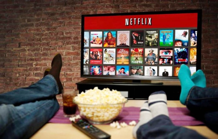 جلسة عمل بين وزير الشباب والثقافة والتواصل ومسؤولين من "نتفليكس" جلسة عمل بين وزير الشباب والثقافة والتواصل ومسؤولين من "نتفليكس"