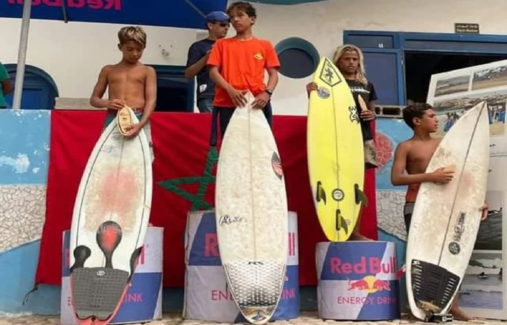 أبطال ركوب الأمواج يتألقون في إيموران أبطال ركوب الأمواج يتألقون في إيموران