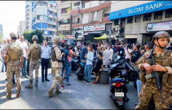 من جديد.. موجة اقتحامات المصارف في لبنان تعود إلى الواجهة من جديد.. موجة اقتحامات المصارف في لبنان تعود إلى الواجهة