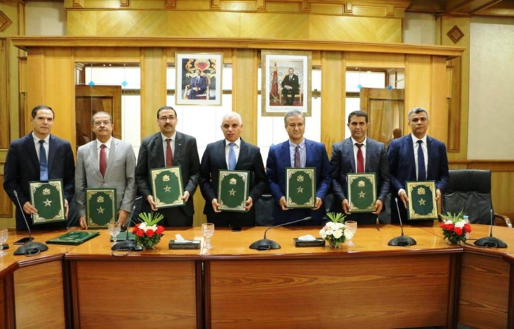 وزير الصحة يُوَقِّعْ اتفاقية شراكة لتأهيل وتجهيز المراكز الاستشفائية الجامعية وزير الصحة يُوَقِّعْ اتفاقية شراكة لتأهيل وتجهيز المراكز الاستشفائية الجامعية