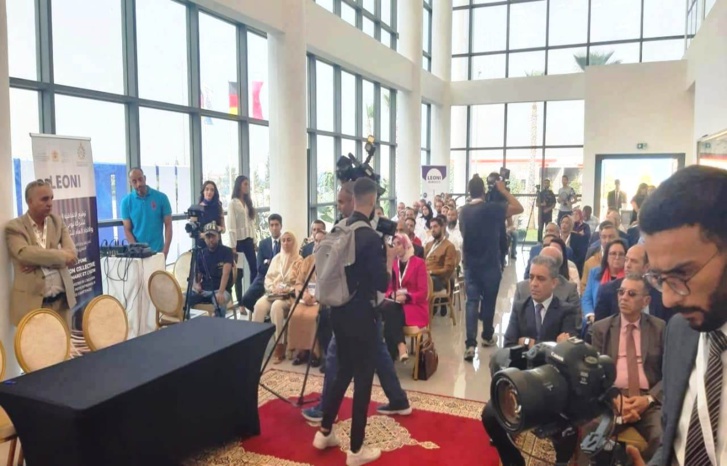 الاتحاد العام للشغالين بالمغرب يُوَقِّعُ اتفاقية شغل جماعية مع مجموعة "ليوني" ببرشيد الاتحاد العام للشغالين بالمغرب يُوَقِّعُ اتفاقية شغل جماعية مع مجموعة "ليوني" ببرشيد